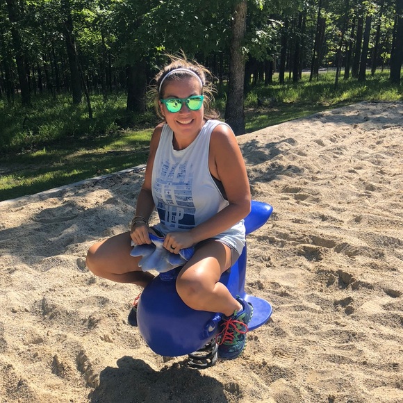 Meet your Posher, Laura - Picture 6 of 8